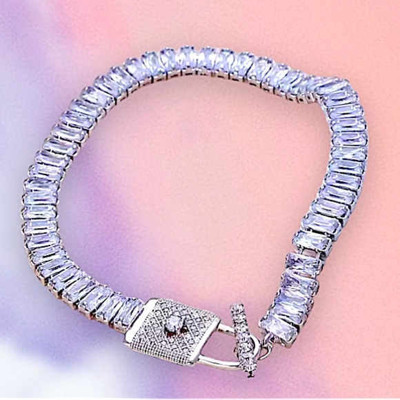 Silver Cubic Zircon Lock Closure Tennis Bracelet - Picture 4 of 5